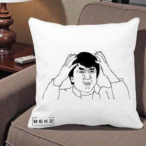 Perna Decorativa Jackie Chan WTF, 40x40 cm, Alba Mata, Husa Detasabila, Perna Inclusa, BEKZ®