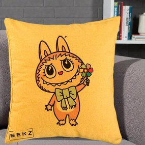 Perna Personalizata Labubu Roz cu Morisca, 40x40 cm, Galben, Husa Detasabila, Perna Inclusa, BEKZ®
