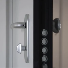 Usa metalica de intrare in apartament antiefractie - Dierre SPARTA 8 + Contratoc ST, Usa Alb + Toc Alb, 1.5 mm
