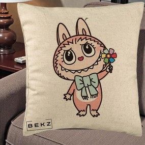 Perna Personalizata Labubu Roz cu Morisca, 40x40 cm, Bej, Husa Detasabila, Perna Inclusa, BEKZ®