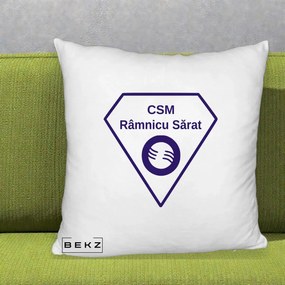 Perna Personalizata CSM Ramnicu Sarat Fotbal, 40x40 cm, Alb Pufos, Husa Detasabila, Perna Inclusa, BEKZ®