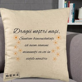 Cadou pentru Nasi - Perna Personalizata Dragii Nostri Nasi Suntem Binecuvantati cu Floricele, 40x40 cm, Bej, Husa Detasabila, Perna Inclusa, BEKZ®