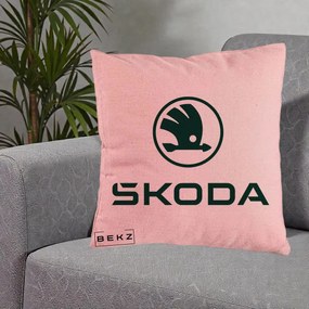 Perna Personalizata cu emblema Skoda, 40x40 cm, Roz, Husa Detasabila, Perna Inclusa, BEKZ®