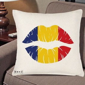 Perna Personalizata Buze Tricolor Romania, 40x40 cm, Crem Reliefat, Husa Detasabila, Perna Inclusa, BEKZ®