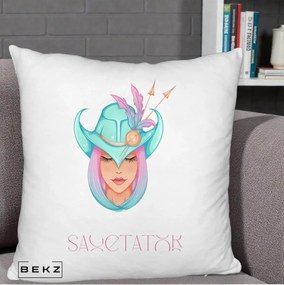 Perna Personalizata Zodiac Sagetator Cowgirl, 40x40 cm, Alb Pufos, Husa Detasabila, Perna Inclusa, BEKZ®