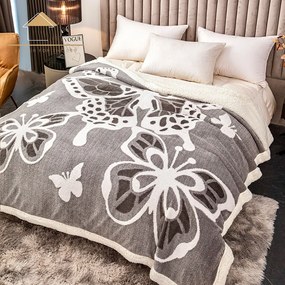 Patura super pufoasa cu blanita, 3D cu fluturi, 200x230 cm, PUF04