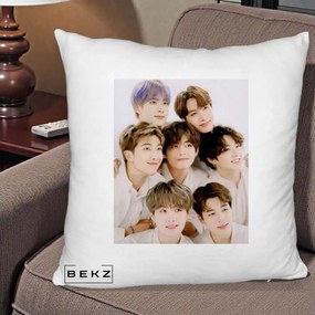 Perna Personalizata K-pop BTS Foto Grup Fete Albe, 40x40 cm, Alb Pufos, Husa Detasabila, Perna Inclusa, BEKZ®