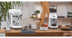 Aparat de cafea alb Retro Style – SMEG