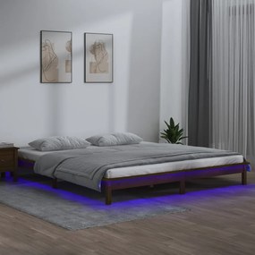 820609 vidaXL Cadru de pat cu LED, maro miere, 140x200 cm, lemn masiv