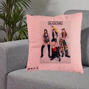 Perna Personalizata K-pop BLACKPINK Fotografie Grup Tinute Edgy, 40x40 cm, Roz, Husa Detasabila, Perna Inclusa, BEKZ®