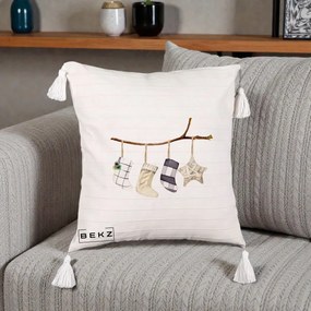 Perna Decorativa Ciorapi de Craciun pe Ramura, 40x40 cm, Bej cu Franjuri, Husa Detasabila, Perna Inclusa, BEKZ®