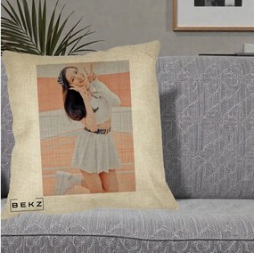 Perna Personalizata K-pop BLACKPINK Nayeon/Jisoo Tenis Alb, 40x40 cm, Crem, Husa Detasabila, Perna Inclusa, BEKZ®