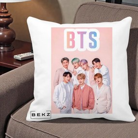 Perna Personalizata K-pop BTS Foto Grup cu BTS si Fond Roz Pastel, 40x40 cm, Alba Mata, Husa Detasabila, Perna Inclusa, BEKZ®