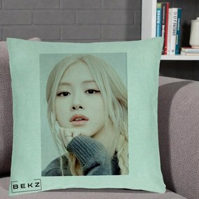 Perna Personalizata K-pop BLACKPINK Rose cu Jucarie de Plus, 40x40 cm, Verde Menta, Husa Detasabila, Perna Inclusa, BEKZ®
