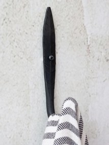 Cuier negru, din metal, cu agatatoare, model frunza, Ria