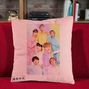 Perna Personalizata K-pop BTS Foto Grup Pastel Colorat cu 7 Membrii, 40x40 cm, Roz, Husa Detasabila, Perna Inclusa, BEKZ®