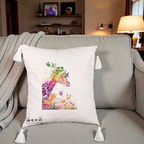 Perna Decorativa Girafa Curcubeu Acuarela, 40x40 cm, Bej cu Franjuri, Husa Detasabila, Perna Inclusa, BEKZ®