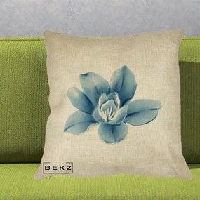 Perna Decorativa Magnolie Albastra Acuarela, 40x40 cm, Crem, Husa Detasabila, Perna Inclusa, BEKZ®