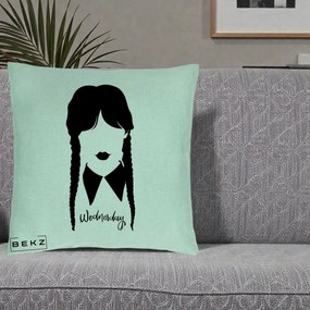 Perna Personalizata Wednesday Addams Silueta Alb-Negru, 40x40 cm, Verde Menta, Husa Detasabila, Perna Inclusa, BEKZ®