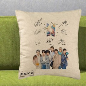 Perna Personalizata K-pop BTS Autografe Toti Membrii Fotografie, 40x40 cm, Bej, Husa Detasabila, Perna Inclusa, BEKZ®
