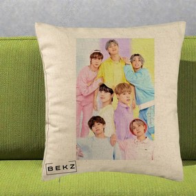 Perna Personalizata K-pop BTS Foto Grup Pastel Colorat cu 7 Membrii, 40x40 cm, Bej, Husa Detasabila, Perna Inclusa, BEKZ®