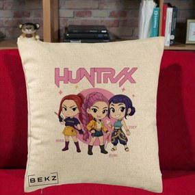 Perna Personalizata K-pop HUNTRX Trio Chibi cu Arme, 40x40 cm, Bej, Husa Detasabila, Perna Inclusa, BEKZ®