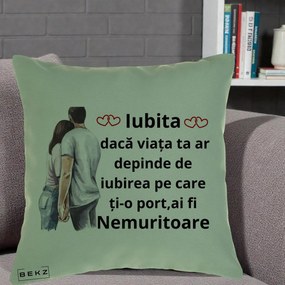 Cadou pentru Iubita - Perna Personalizata Iubita Nemuritoare cu Cuplu Acuarela Roz si Inimi, 40x40 cm, Verde, Husa Detasabila, Perna Inclusa, BEKZ®