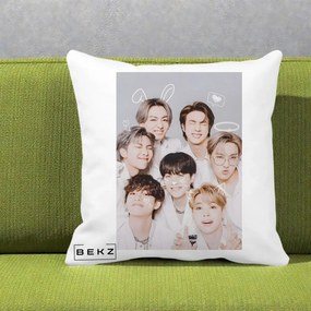 Perna Personalizata K-pop BTS Foto Grup Cute cu Animatii si 7 Membrii, 40x40 cm, Alba Mata, Husa Detasabila, Perna Inclusa, BEKZ®