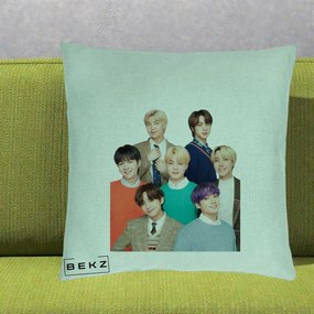 Perna Personalizata K-pop BTS Fotografie Grup Tinute Elegante, 40x40 cm, Verde Menta, Husa Detasabila, Perna Inclusa, BEKZ®