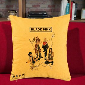 Perna Personalizata K-pop BLACKPINK Fotografie Grup Autografe Toate Membre, 40x40 cm, Galben, Husa Detasabila, Perna Inclusa, BEKZ®