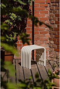 Scaun de grădină bej din metal Nokk – noo.ma