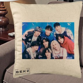 Perna Personalizata K-Pop Grup Foto Stele, 40x40 cm, Bej, Husa Detasabila, Perna Inclusa, BEKZ®