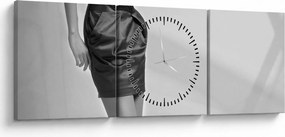 Tablou - Femeie într-o rochie scurtă (cu ceas) (90x30 cm)