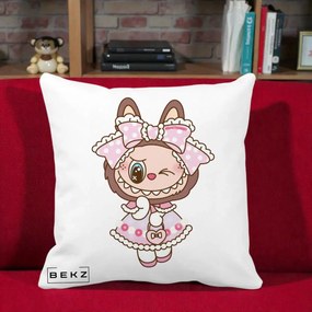 Perna Personalizata Labubu Lolita Roz cu Dantela, 40x40 cm, Alba Mata, Husa Detasabila, Perna Inclusa, BEKZ®