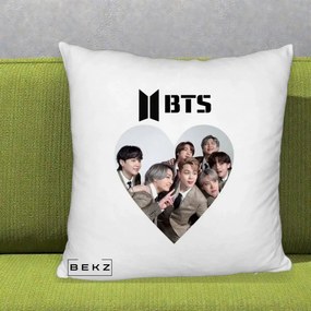 Perna Personalizata K-pop BTS Grup Fotografie in Inima, 40x40 cm, Alb Pufos, Husa Detasabila, Perna Inclusa, BEKZ®