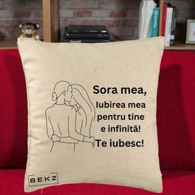 Cadou pentru Sora - Perna Personalizata Sora Mea Te Iubesc Imbratisare din Spate Line Art, 40x40 cm, Bej, Husa Detasabila, Perna Inclusa, BEKZ®