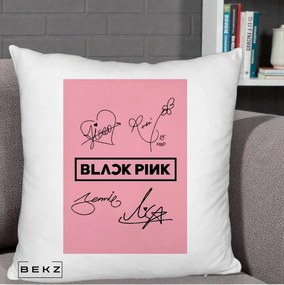 Perna Personalizata K-pop BLACKPINK Semnaturi Roz, 40x40 cm, Alb Pufos, Husa Detasabila, Perna Inclusa, BEKZ®