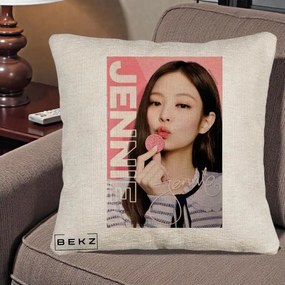 Perna Personalizata K-pop BLACKPINK Jennie cu Semnatura si Fond Roz, 40x40 cm, Bej Canapea, Husa Detasabila, Perna Inclusa, BEKZ®