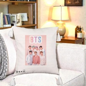 Perna Personalizata K-pop BTS Foto Grup cu BTS si Fond Roz Pastel, 40x40 cm, Bej cu Franjuri, Husa Detasabila, Perna Inclusa, BEKZ®