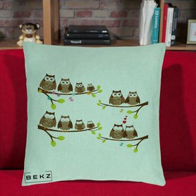 Perna Decorativa Familie de Bufnite pe Ramuri, 40x40 cm, Verde Menta, Husa Detasabila, Perna Inclusa, BEKZ®