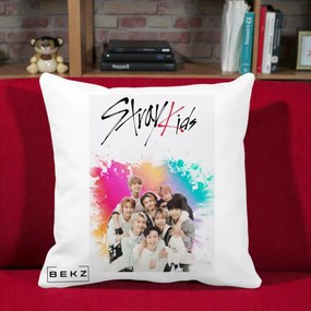 Perna Personalizata K-pop Stray Kids cu Splash Multicolor, 40x40 cm, Alba Mata, Husa Detasabila, Perna Inclusa, BEKZ®