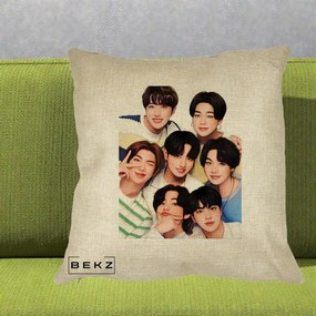 Perna Personalizata K-pop BTS Bangtan Boys Portret Grup Fanart, 40x40 cm, Crem, Husa Detasabila, Perna Inclusa, BEKZ®