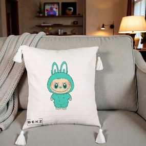 Perna Personalizata Labubu Turcoaz, 40x40 cm, Bej cu Franjuri, Husa Detasabila, Perna Inclusa, BEKZ®
