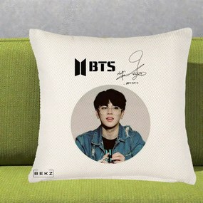 Perna Personalizata K-pop BTS Jimin Portret Cerc Autograf Geaca, 40x40 cm, Crem Reliefat, Husa Detasabila, Perna Inclusa, BEKZ®