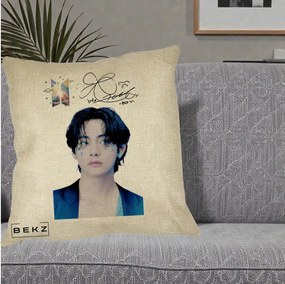 Perna Personalizata K-pop BTS V Taehyung Portret cu Autograf, 40x40 cm, Crem, Husa Detasabila, Perna Inclusa, BEKZ®