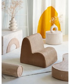 Pernă decorativă pentru copii maro deschis cu tapițerie din catifea reiată Roll – Wigiwama