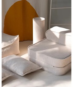 Pernă decorativă pentru copii crem cu tapițerie din catifea reiată Roll – Wigiwama