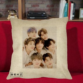 Perna Personalizata K-pop BTS Foto Grup Fete Albe, 40x40 cm, Crem, Husa Detasabila, Perna Inclusa, BEKZ®