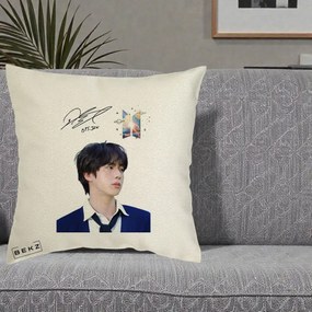 Perna Personalizata K-pop BTS Jin Portret Tinuta Albastra Autograf, 40x40 cm, Ecru, Husa Detasabila, Perna Inclusa, BEKZ®