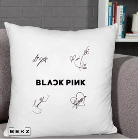 Perna Personalizata K-pop BLACKPINK Tinute Negre Grup Simplu, 40x40 cm, Alb Pufos, Husa Detasabila, Perna Inclusa, BEKZ®
